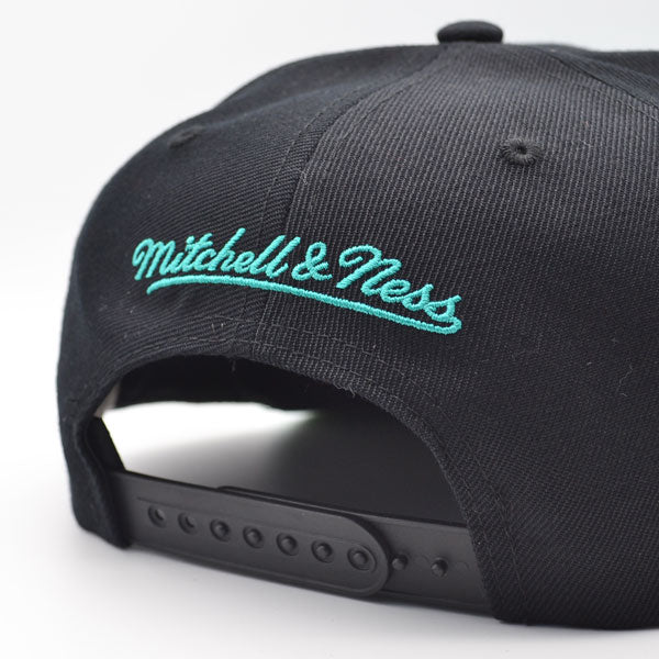 San Antonio Spurs Mitchell & Ness TEAM SCRIPT 2Tone Snapback Hat - Black/Teal