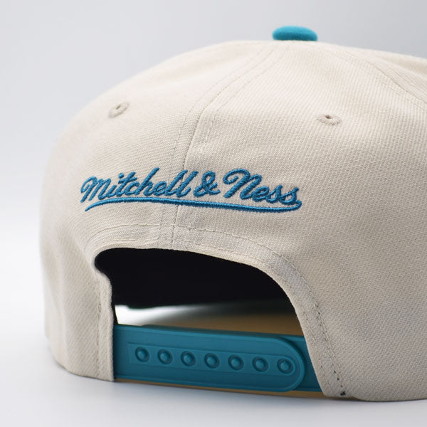 San Jose Sharks Mitchell & Ness NHL CHROME TIME Snapback Adjustable Hat - Chrome/Teal