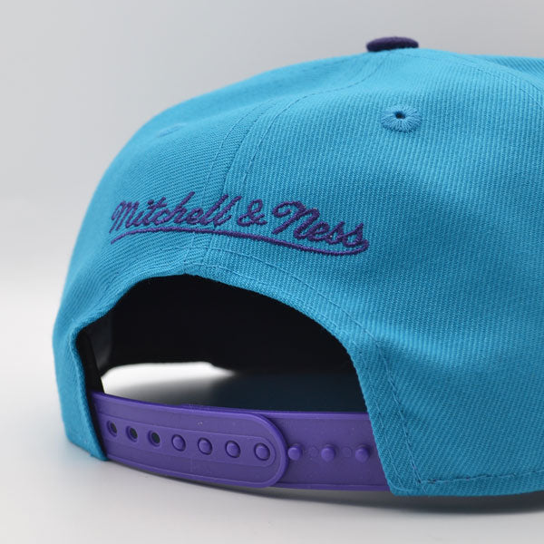 Charlotte Hornets Mitchell & Ness JUMBOTRON Snapback Hat - Vice Blue/Purple