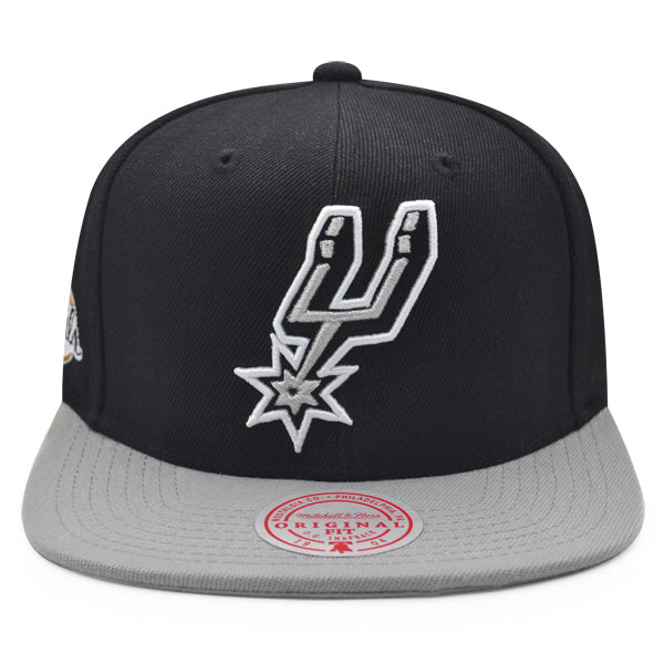 San Antonio Spurs 2005 NBA Finals Champions Mitchell & Ness Snapback Hat - Black/Gray