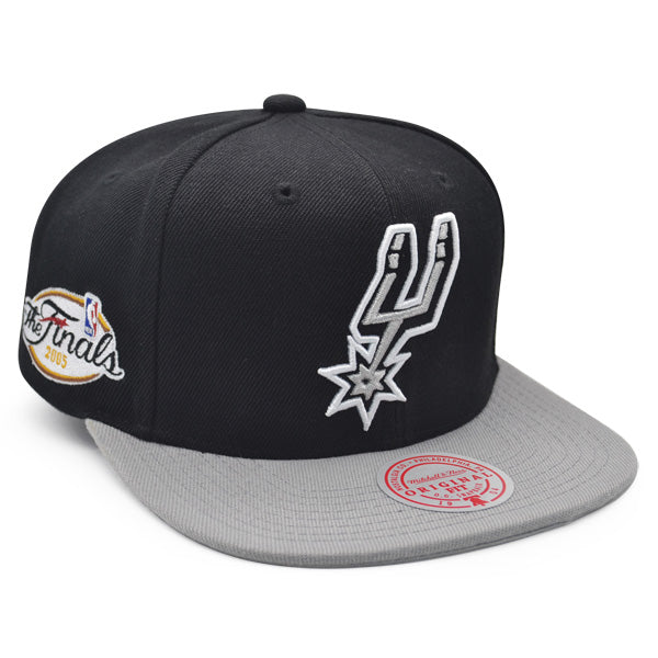 San Antonio Spurs 2005 NBA Finals Champions Mitchell & Ness Snapback Hat - Black/Gray