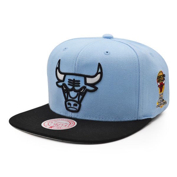 Chicago Bulls 1991 NBA CHAMPIONS Mitchell & Ness UNIVERSITY AWAY 2Tone Snapback Hat - University Blue/Black