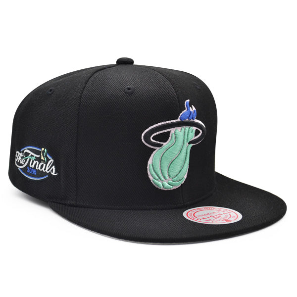 Miami Heat 2006 NBA FINALS Mitchell & Ness INVERTED LOGO Snapback Hat - Black/Mint