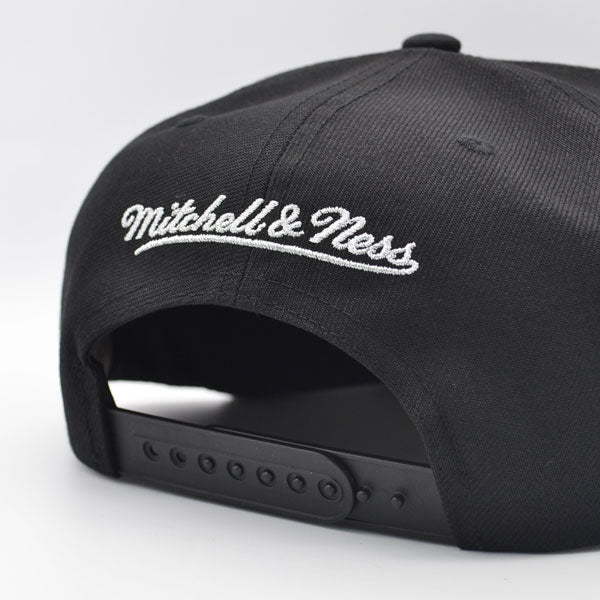 San Antonio Spurs Mitchell & Ness HYPER LOOPS Snapback Hat - Black/Gray
