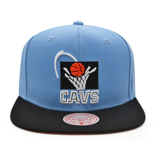 Cleveland Cavaliers Mitchell & Ness CLASSIC 2Tone Snapback Hat - Sky/Black/Orange Bottom