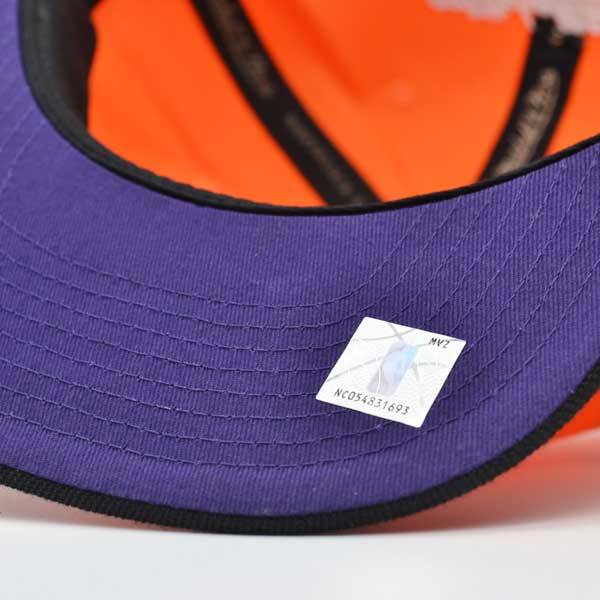 Phoenix Suns Mitchell & Ness CLASSIC 2Tone Snapback Hat - Orange/Black