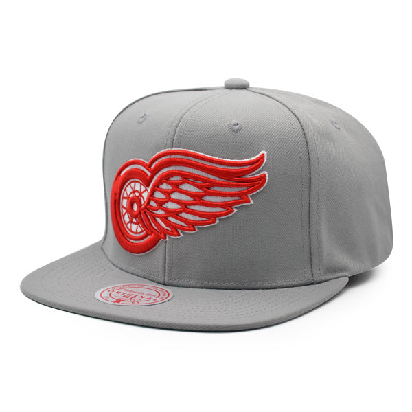 Detroit Red Wings Mitchell & Ness NHL ALTERNATE FLIP Snapback Adjustable Hat - Gray/Red