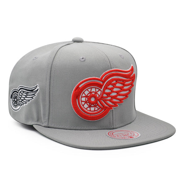 Detroit Red Wings Mitchell & Ness NHL ALTERNATE FLIP Snapback Adjustable Hat - Gray/Red