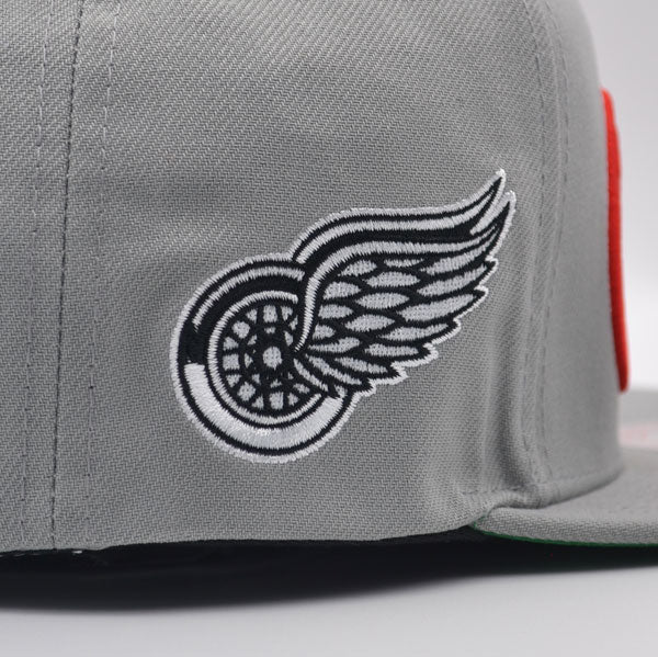 Detroit Red Wings Mitchell & Ness NHL ALTERNATE FLIP Snapback Adjustable Hat - Gray/Red