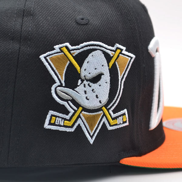 Anaheim Ducks Mitchell & Ness NHL VINTAGE SCRIPT Snapback Adjustable Hat - Black/Orange