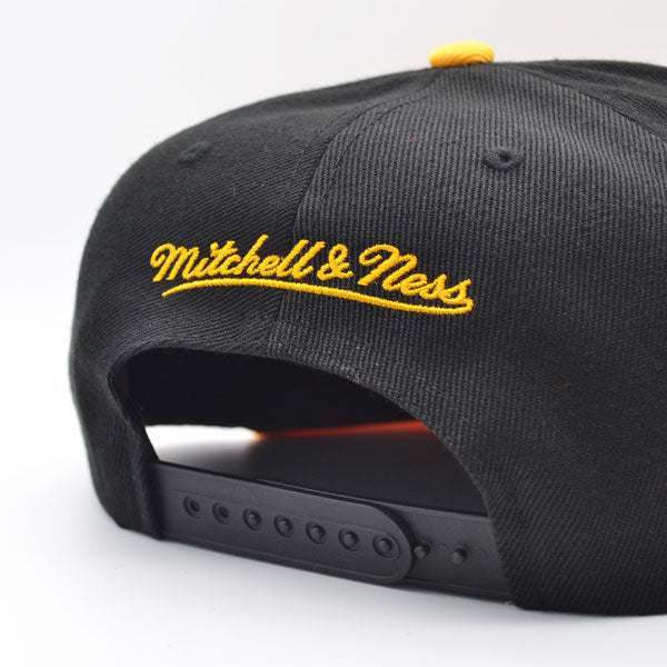 Miami Heat Mitchell & Ness CLASSIC 2Tone Snapback Hat - Black/Burnt Orange