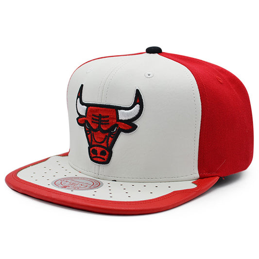 Chicago Bulls Air Jordan DAY ONE Snapback Mitchell & Ness NBA Hat - White/Red