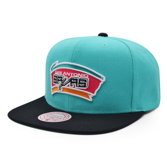 San Antonio Spurs Mitchell & Ness CLASSIC 2Tone Snapback Hat - Teal/Black