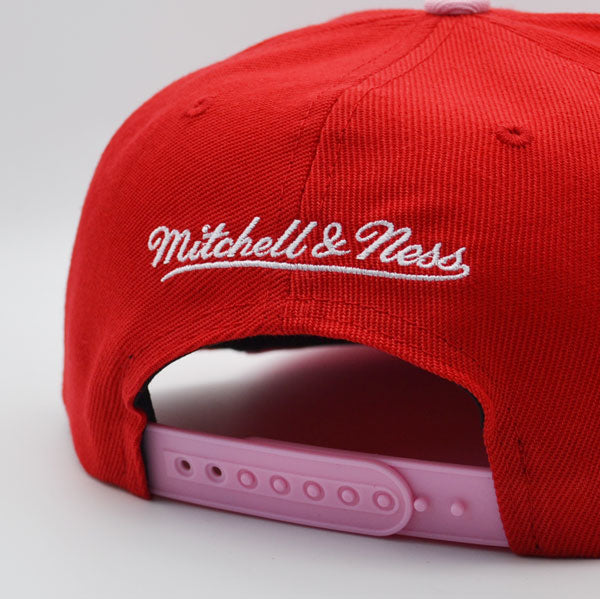 Chicago Bulls NBA Mitchell & Ness SWEET HEART Snapback Hat - Red/Pink