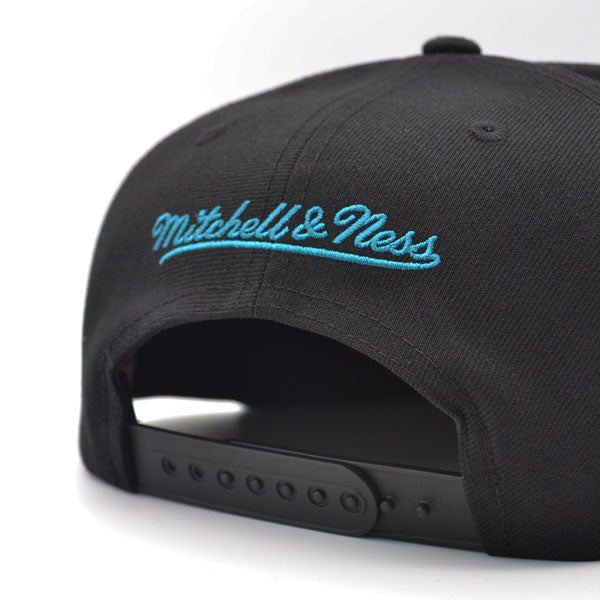 Charlotte Hornets Mitchell & Ness SWINGMAN POP Snapback Hat - Black