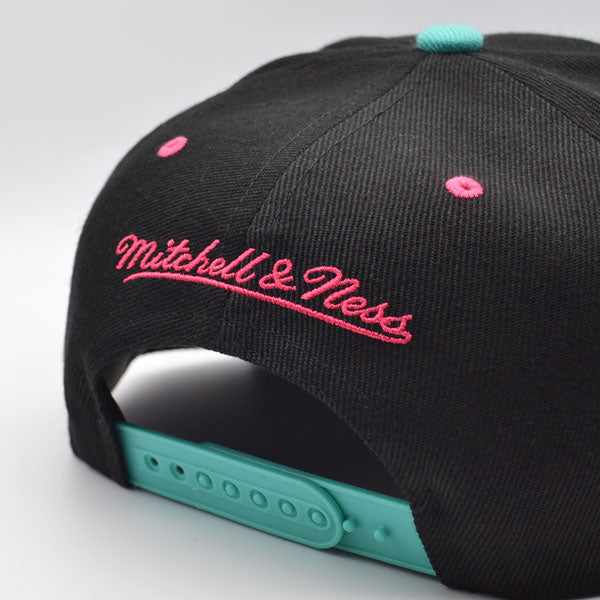 San Antonio Spurs Mitchell & Ness RELOAD Snapback NBA Hat - Black/Teal/Pink