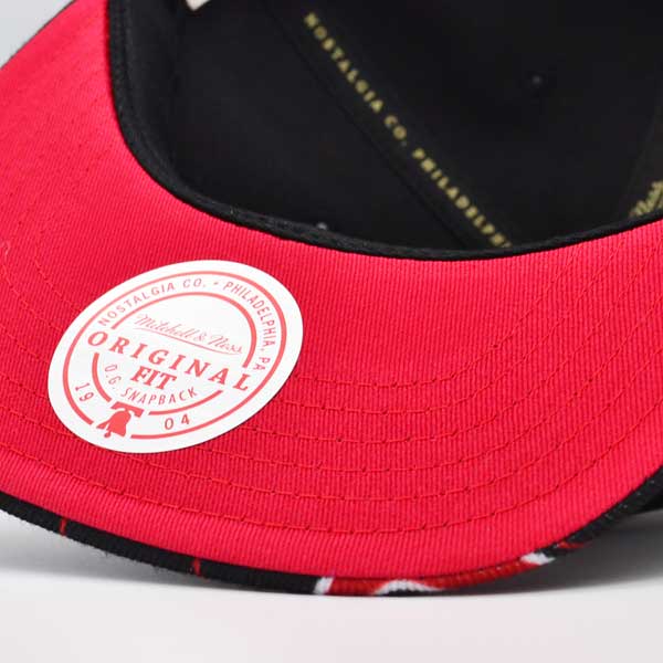 Chicago Bulls Mitchell & Ness SWINGMAN POP Snapback Hat - Black