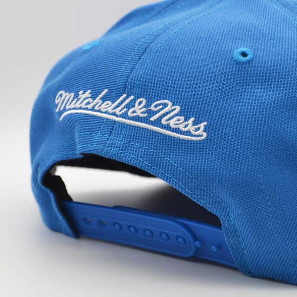 Dallas Mavericks NBA Mitchell & Ness CLASSIC LOGO Snapback Hat - Royal