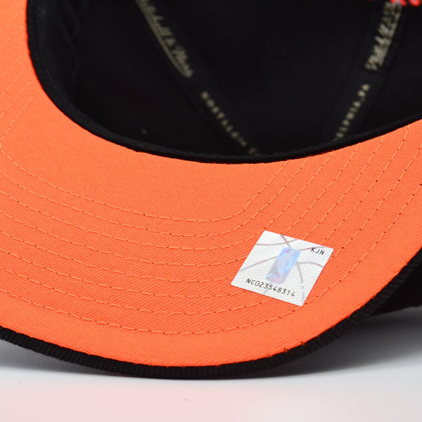 New York Knicks Mitchell & Ness HIGH LIGHT Snapback NBA Hat - Black/Neon Orange