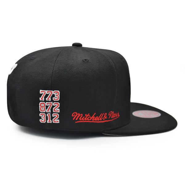 Chicago Bulls Mitchell & Ness NBA CITY LOVE Snapback Hat - Black